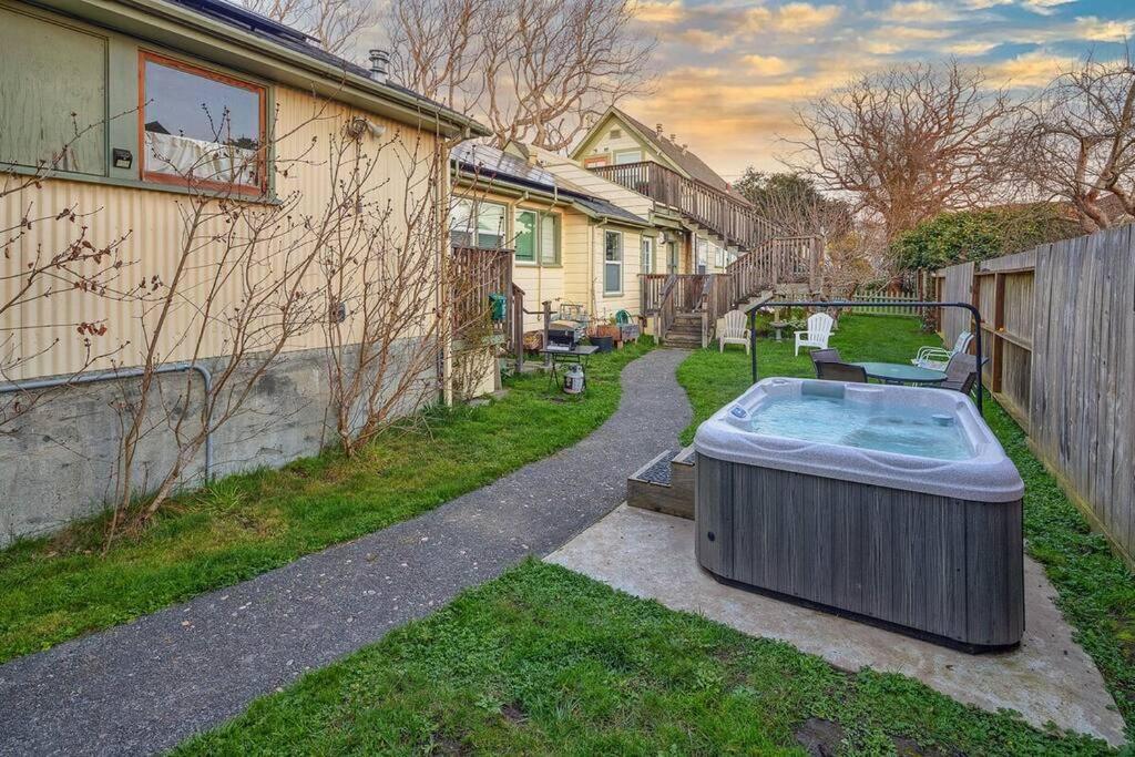 Downtown Digs-Sauna, Hot Tub, Bikes - Fun Times! Arcata Bagian luar foto