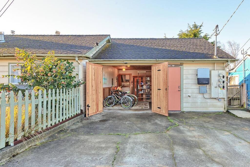Downtown Digs-Sauna, Hot Tub, Bikes - Fun Times! Arcata Bagian luar foto