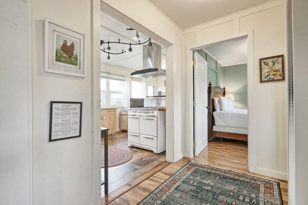 Downtown Digs-Sauna, Hot Tub, Bikes - Fun Times! Arcata Bagian luar foto