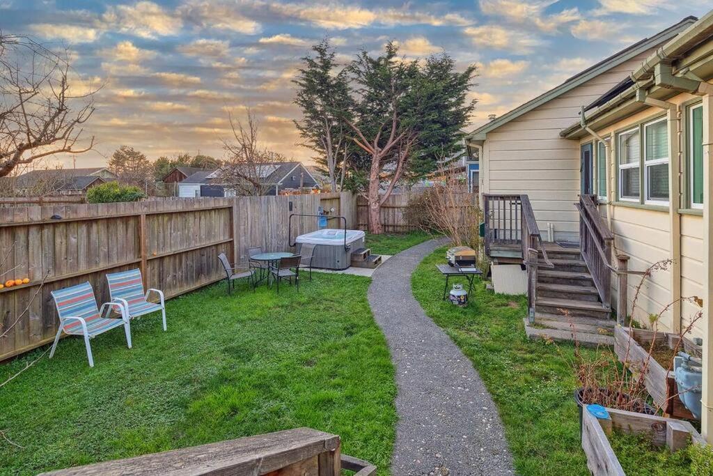 Downtown Digs-Sauna, Hot Tub, Bikes - Fun Times! Arcata Bagian luar foto