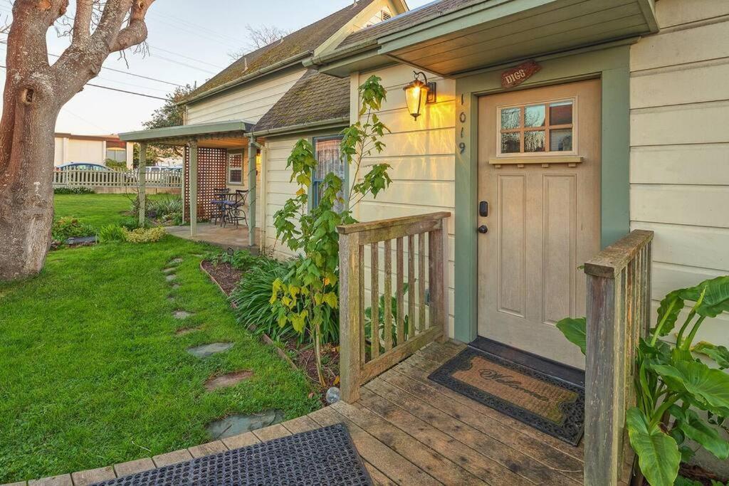 Downtown Digs-Sauna, Hot Tub, Bikes - Fun Times! Arcata Bagian luar foto